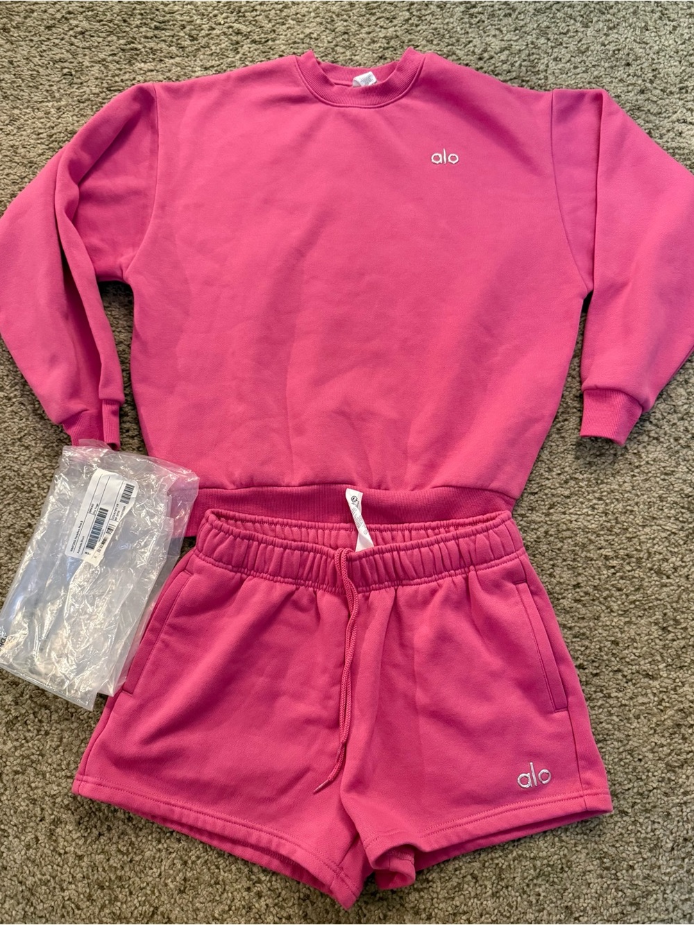 Alo set in paradise pink - small